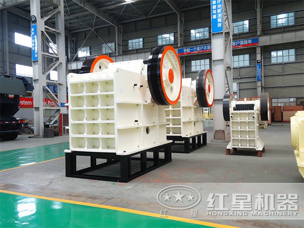 69石頭顎破機(jī)廠家，提供現(xiàn)貨，可到場考察