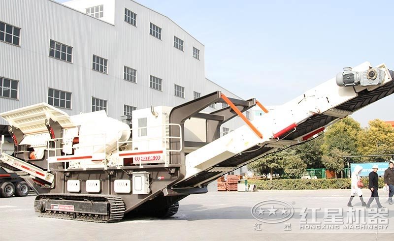 小型履帶石頭破碎機(jī)匠工于心，環(huán)保達(dá)標(biāo)，不怕污染