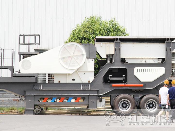 客戶到場參觀輪胎移動破，七大模塊，多種組合，滿足用戶需求
