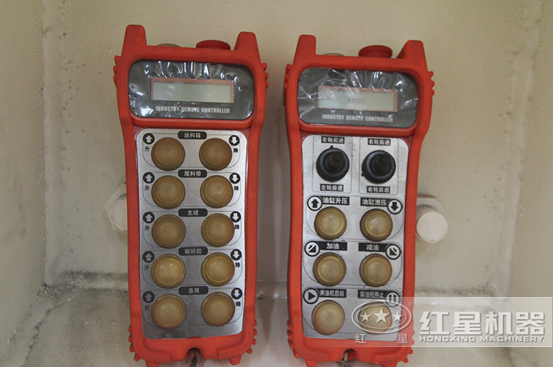 遙控操作行走，大型環(huán)保車載移動(dòng)磕石機(jī)高度智能化 