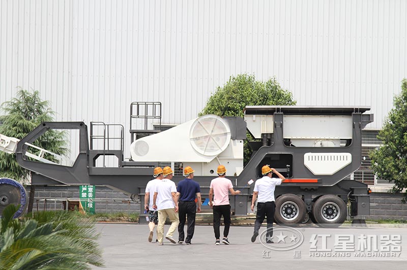 客戶來廠參觀，近距離了解設備